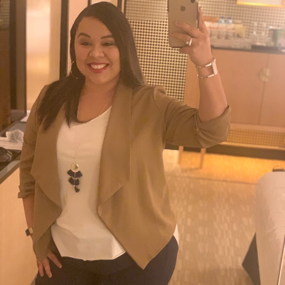 Meet your Posher, Cipriana